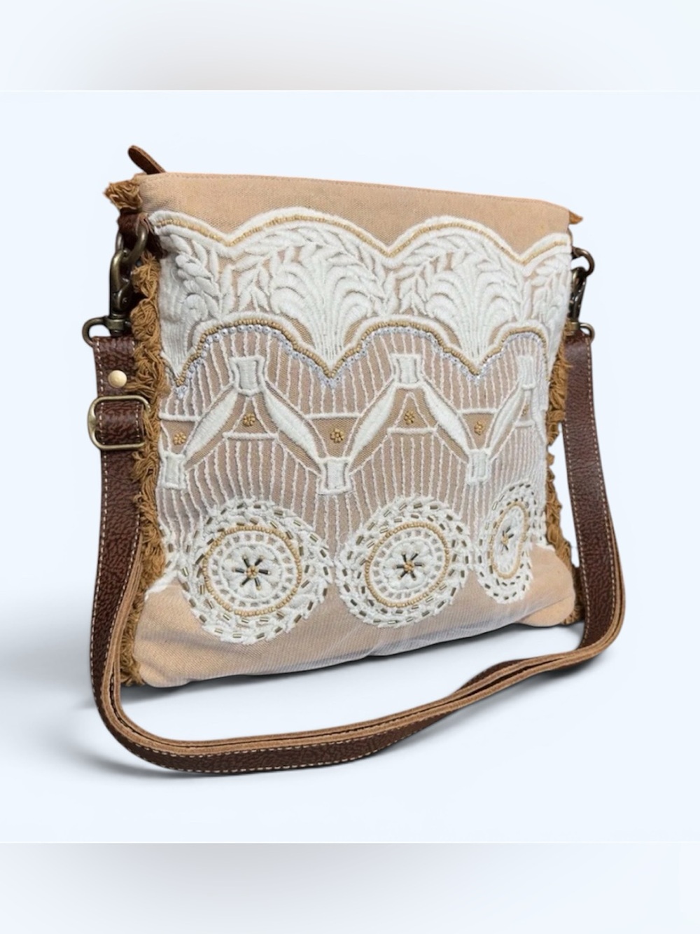 Myra Bag - Prairie
Lace Shoulder Bag in Cottage
White - Picture 6 of 12